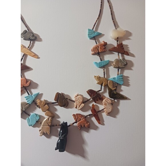 Zuni Fetish Heishi Two Stranded Multi-stone Necklace Black Bear Pendant Vintage - Picture 4 of 16